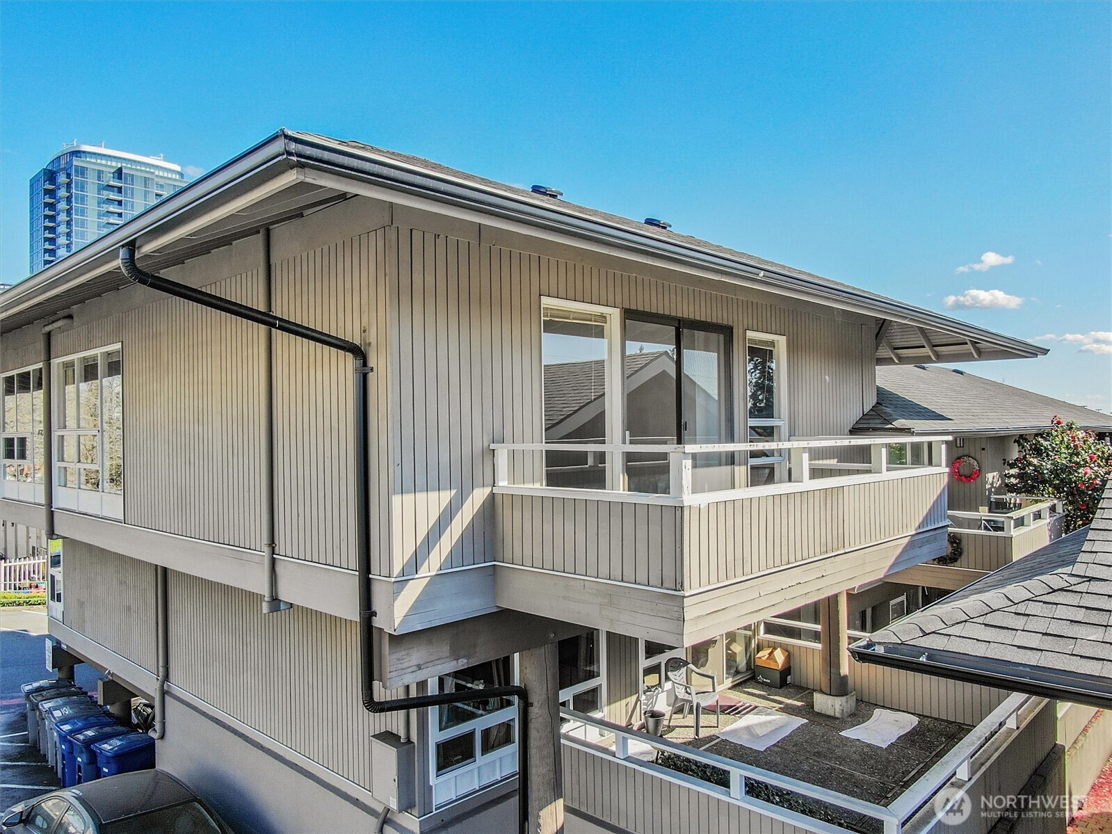 952 100th Avenue NE, Bellevue, WA 98004