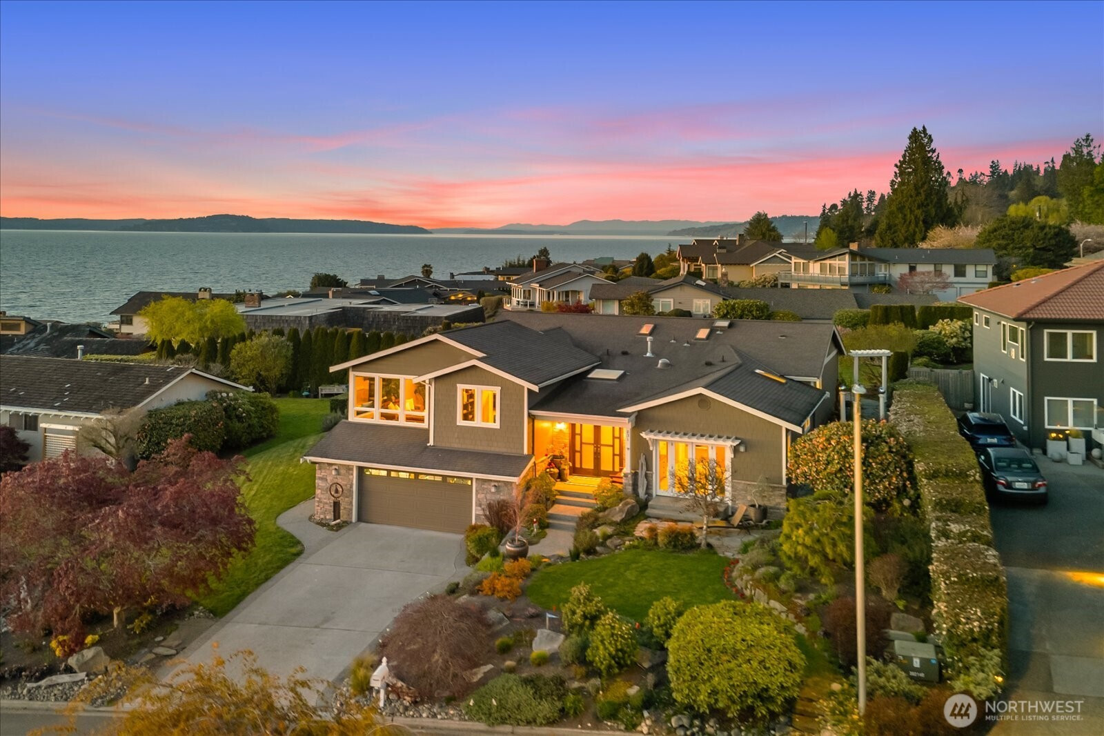 831 Northstream Lane, Edmonds, WA 98020