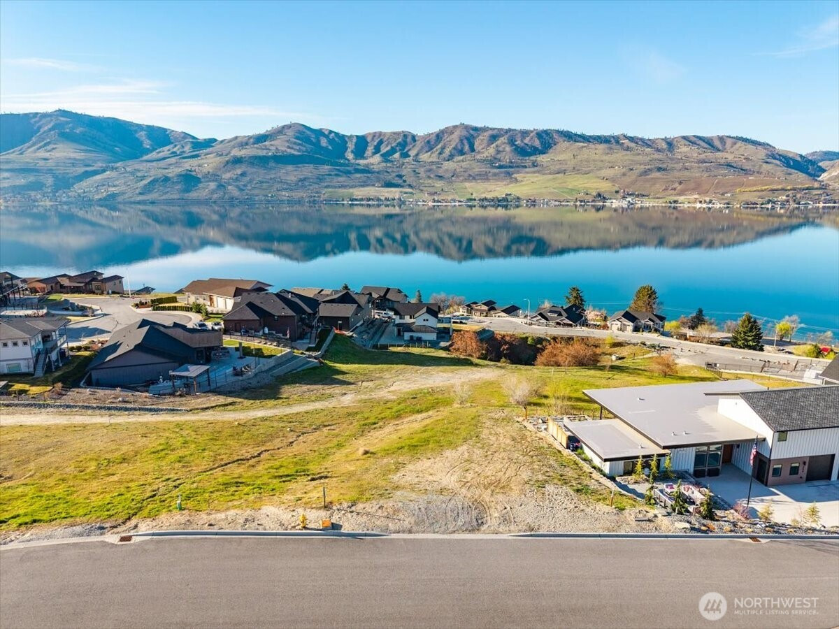 256 Apple Avenue, Chelan, WA 98816