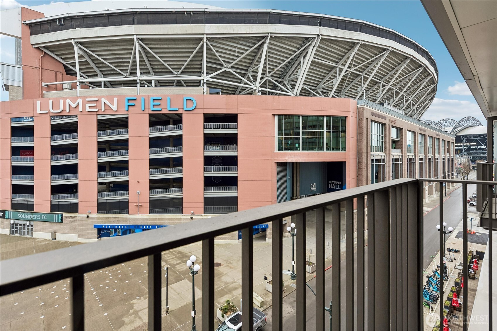 590 1st Avenue S, Seattle, WA 98104