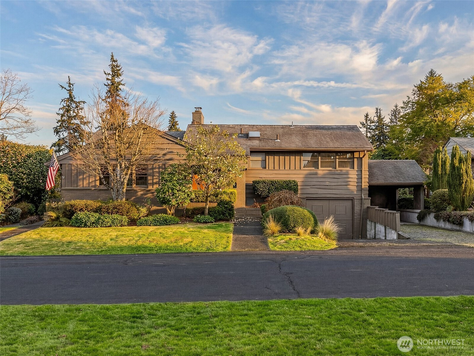 5001 NE Park Place, Seattle, WA 98115