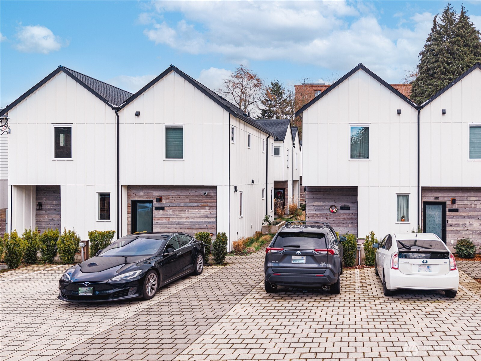 10350 Wallingford Avenue N, Seattle, WA 98133