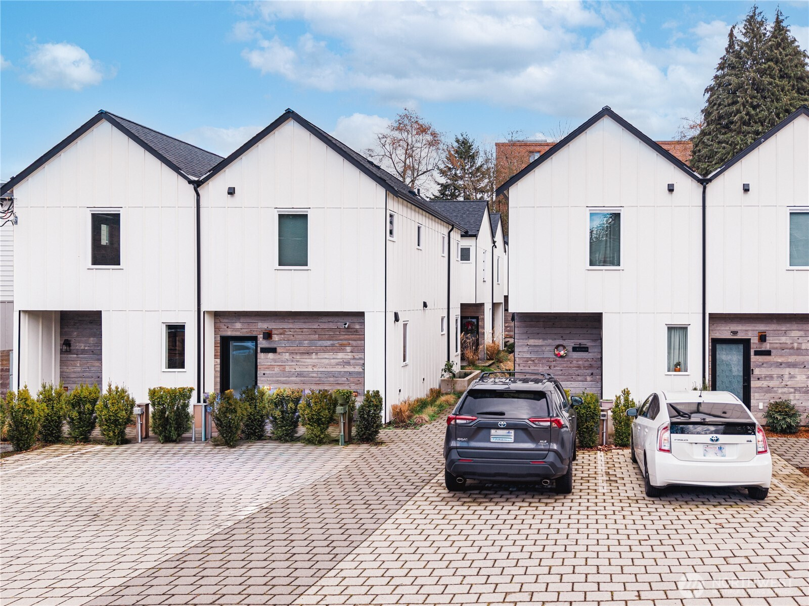 10350 Wallingford Avenue N, Seattle, WA 98133