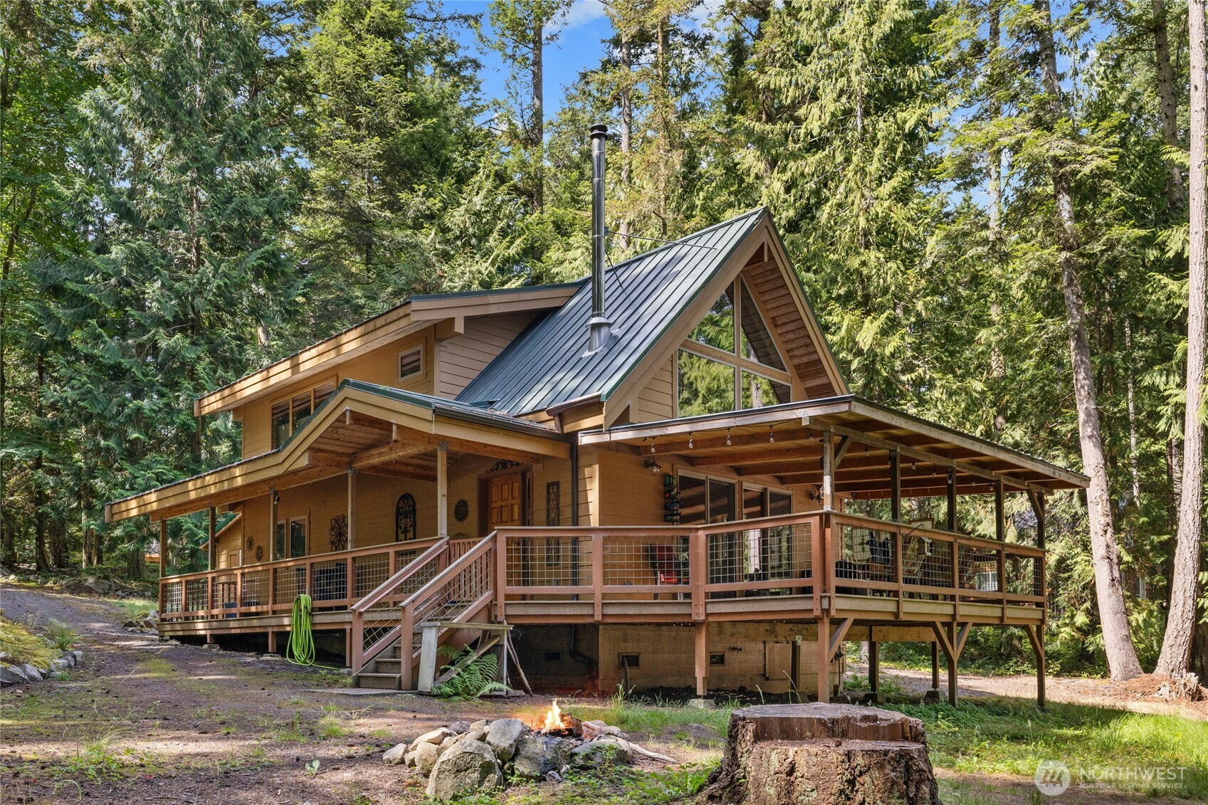 205 Makah Street, Center Island, WA 98221