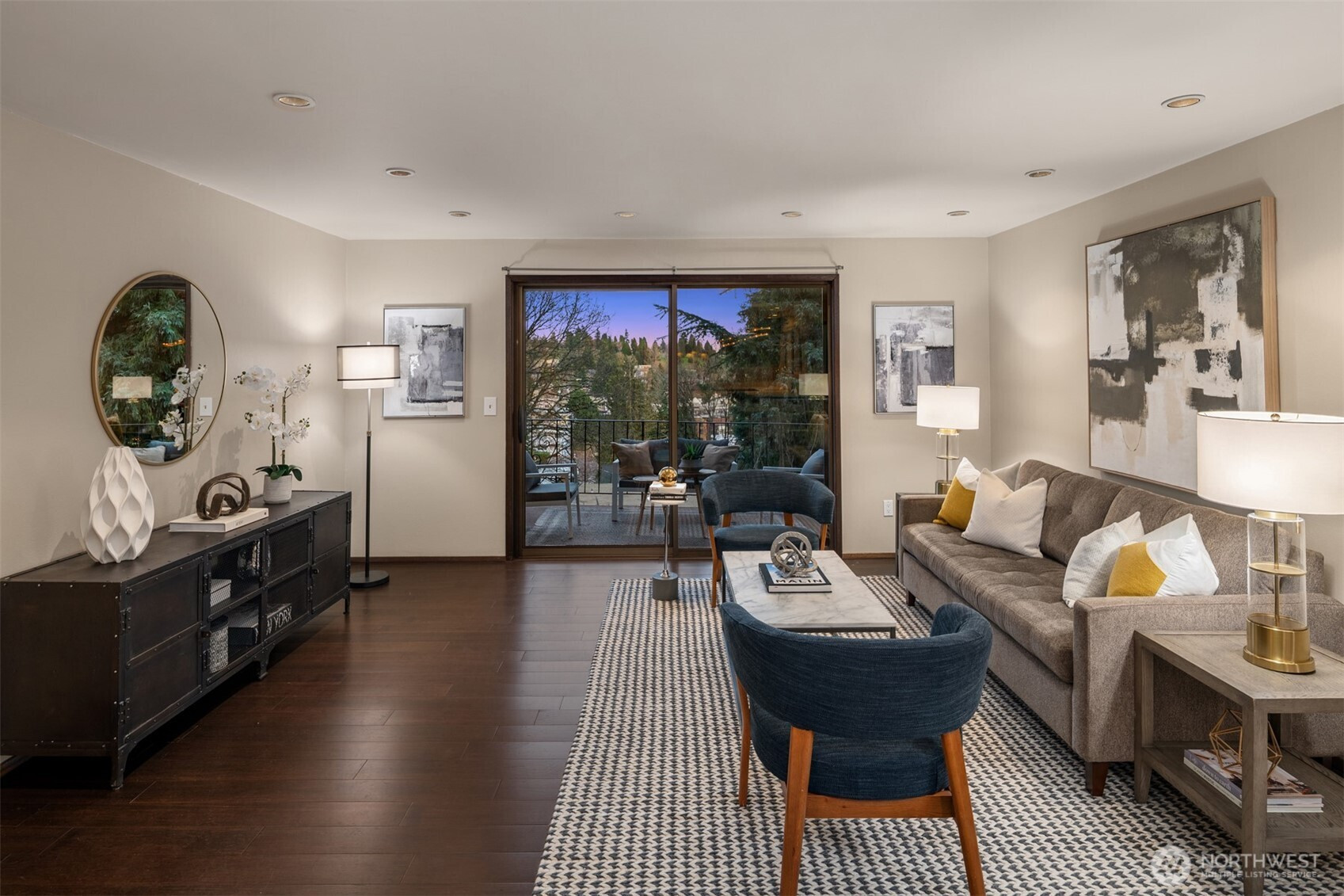 5220 21st Avenue NE, Seattle, WA 98105