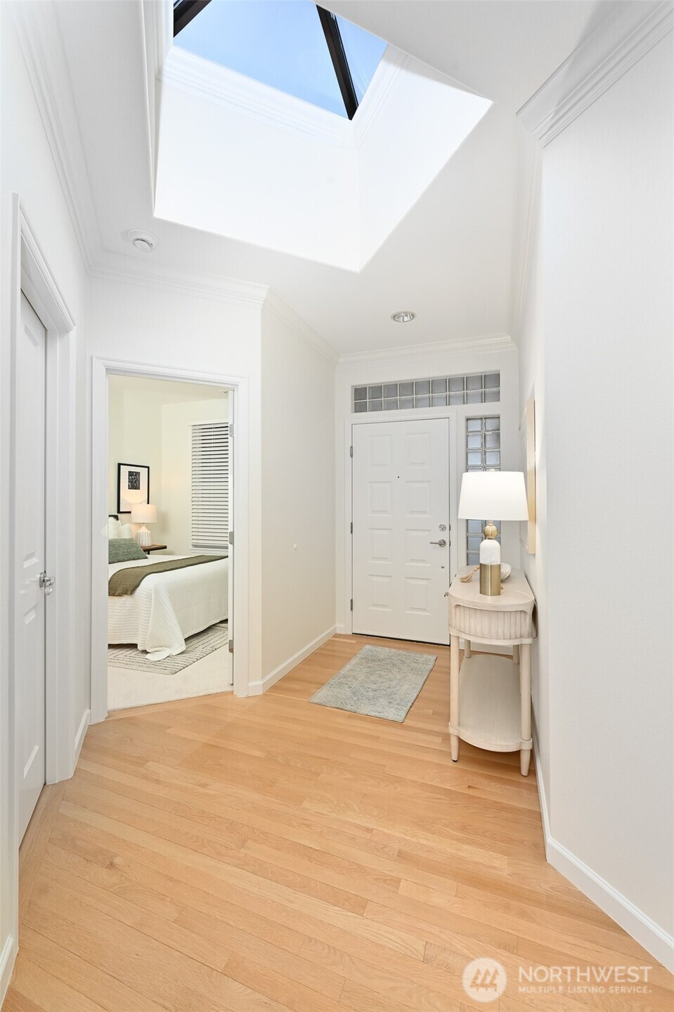 3900 2nd Avenue NE, Seattle, WA 98105