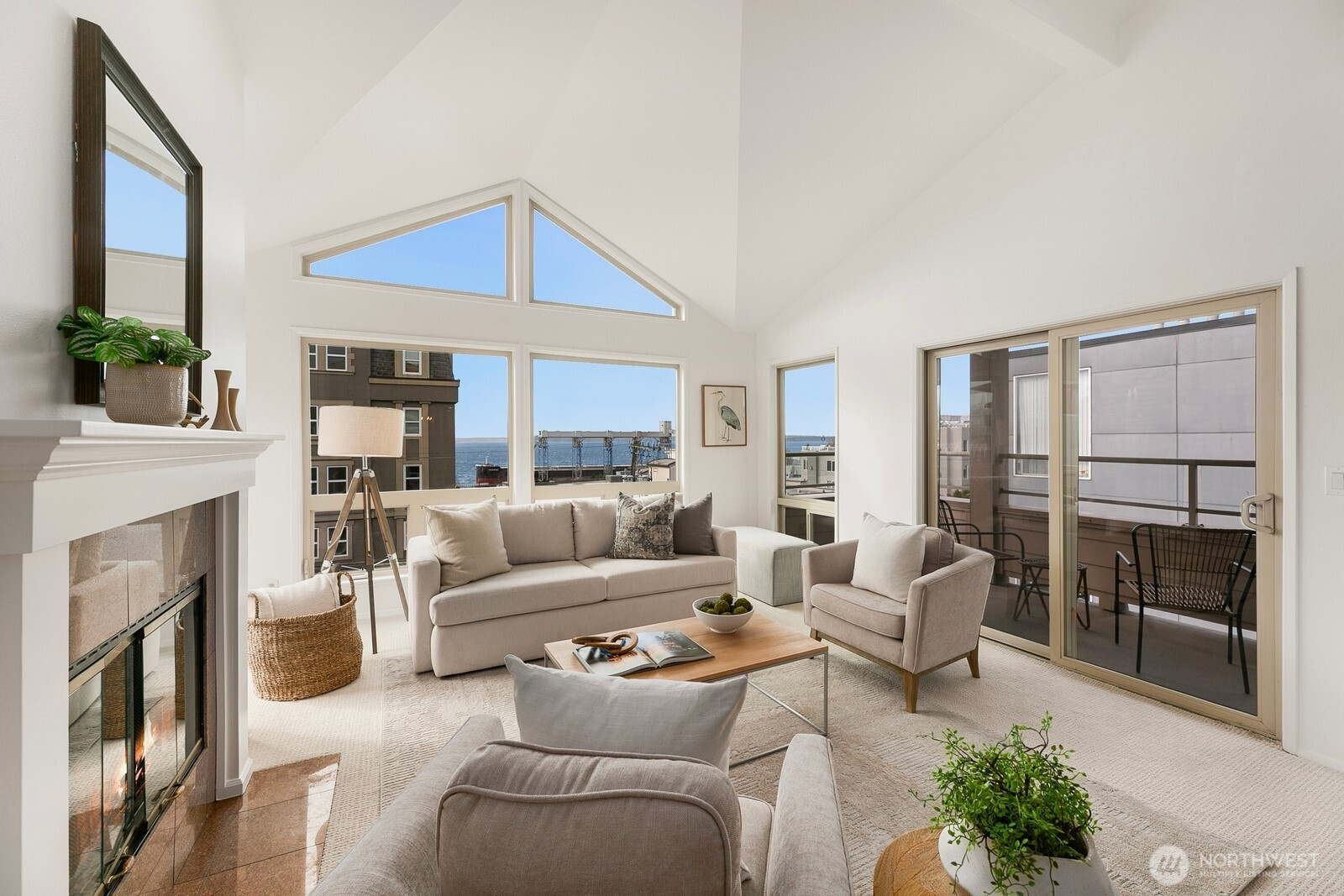 522 W Mercer Place, Seattle, WA 98119