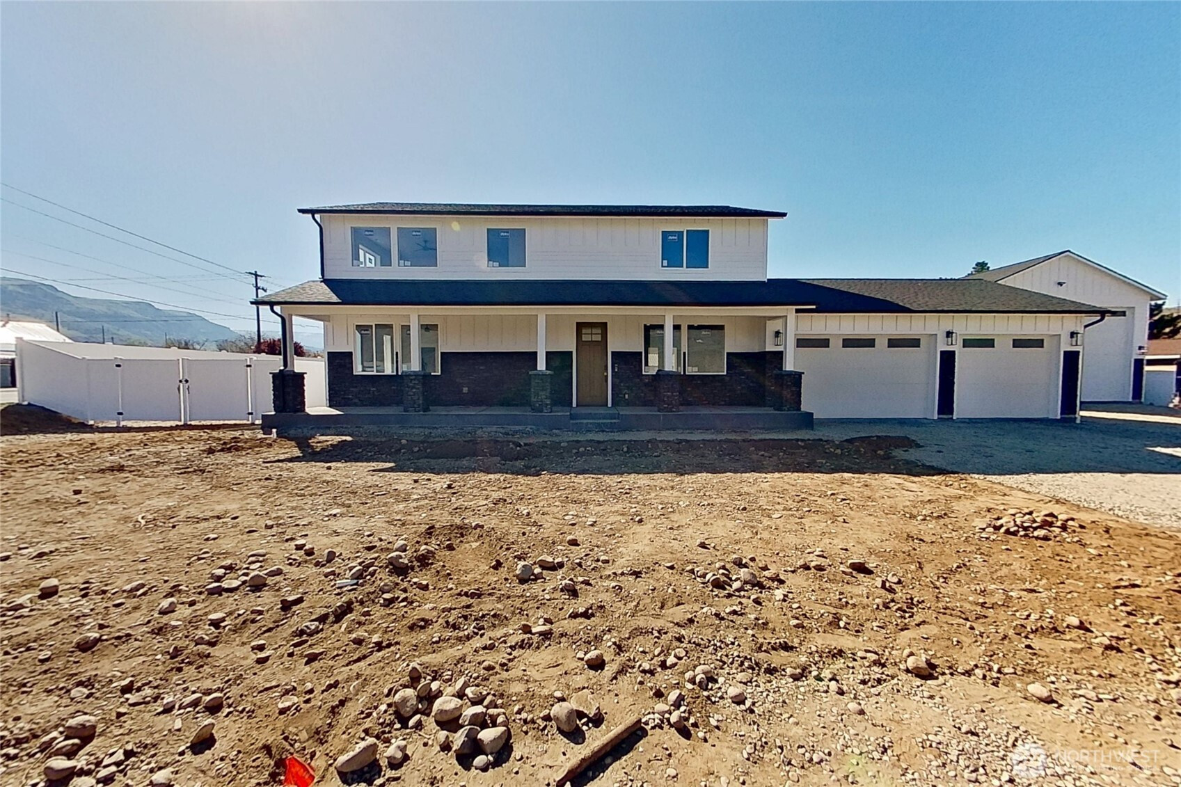 233 Saunders Avenue, Rock Island, WA 98850