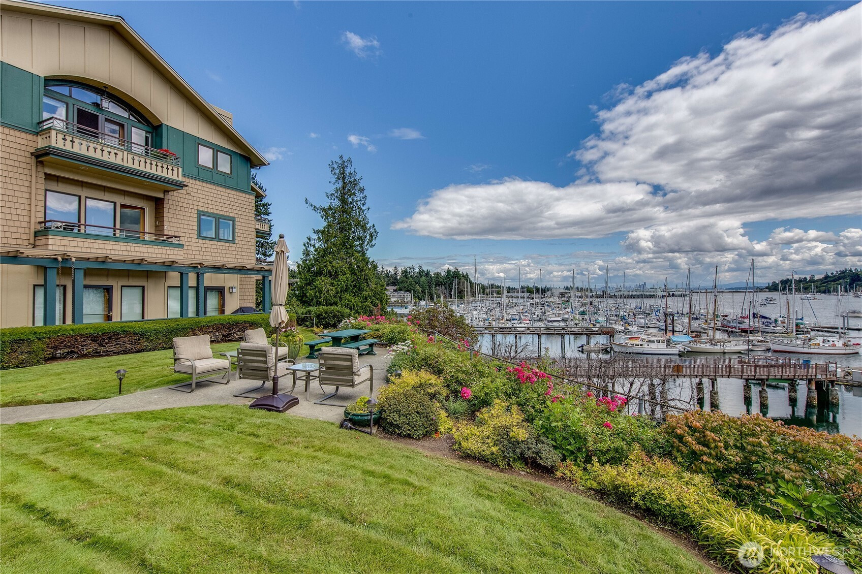 546 Wood Avenue SW, Bainbridge Island, WA 98110