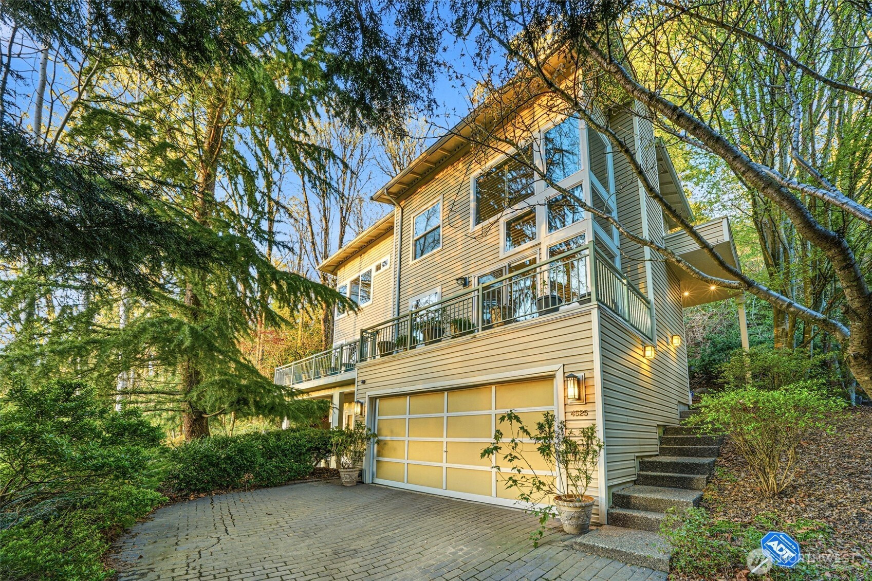 4525 47th Avenue S, Seattle, WA 98118