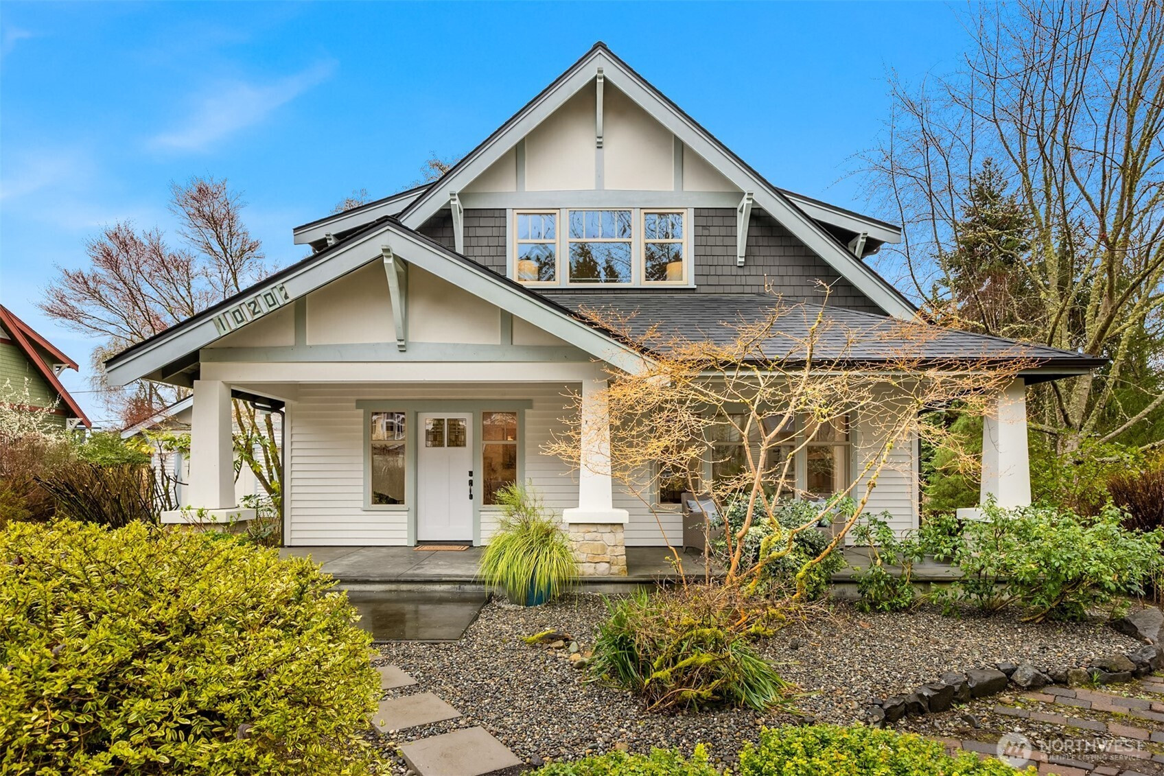 10202 Rodal Court NE, Bainbridge Island, WA 98110