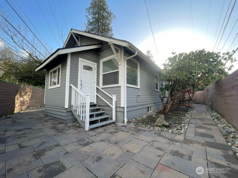 9728 23rd Avenue NE, Seattle, WA 98115