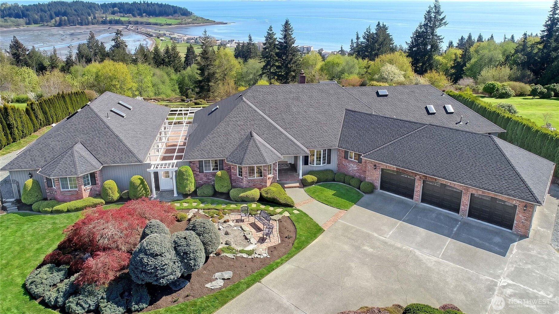505 Green Island Way, Camano Island, WA 98282