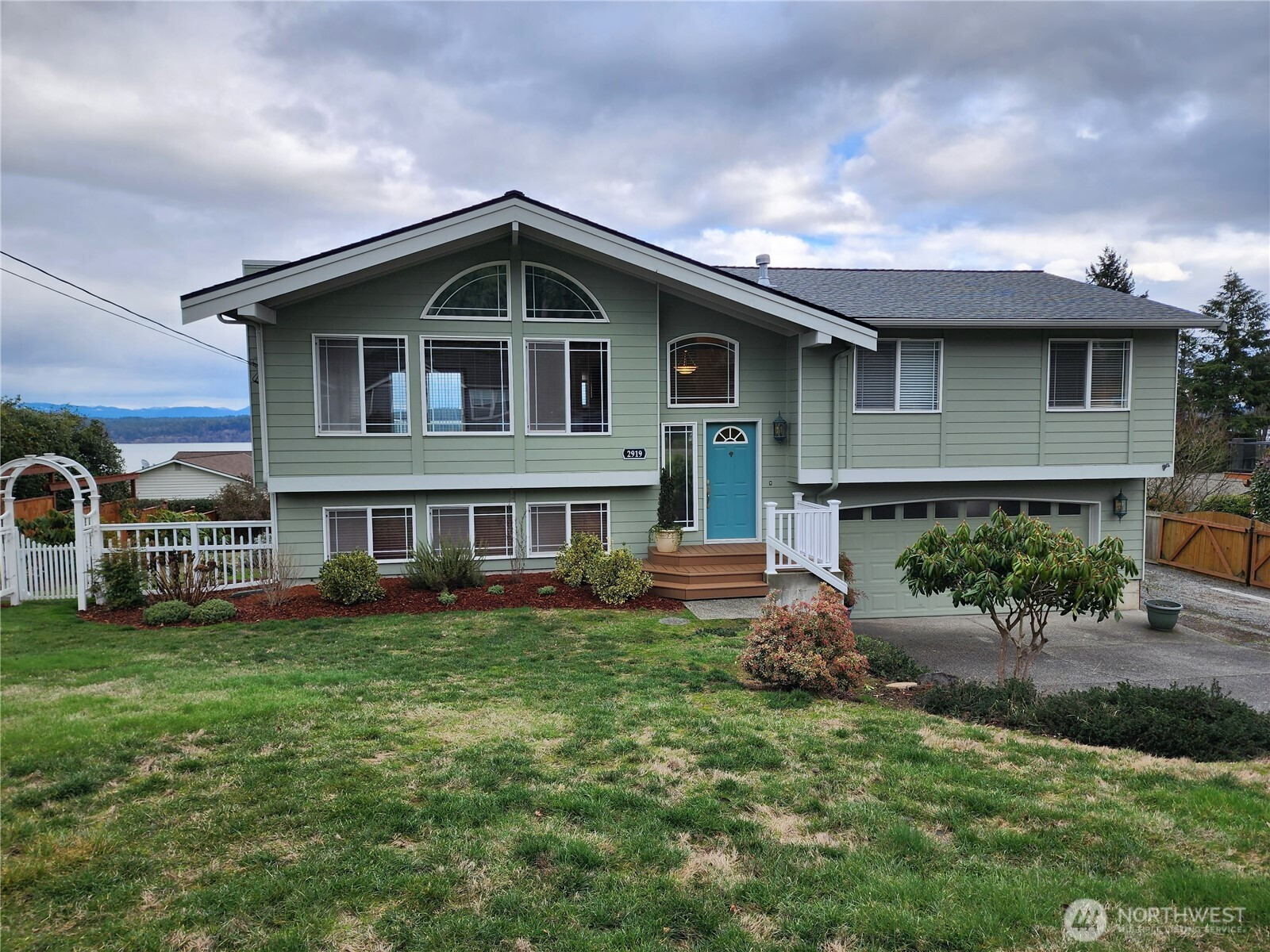 2919 Viewmont Place, Camano Island, WA 98282