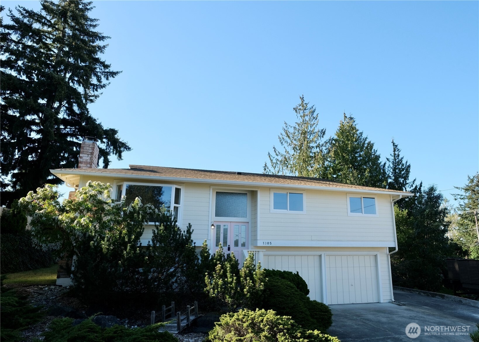 1305 Hollis Street, Bremerton, WA 98310