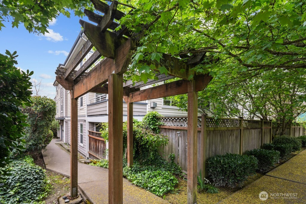 10549 Stone Ave N, Seattle, WA 98133