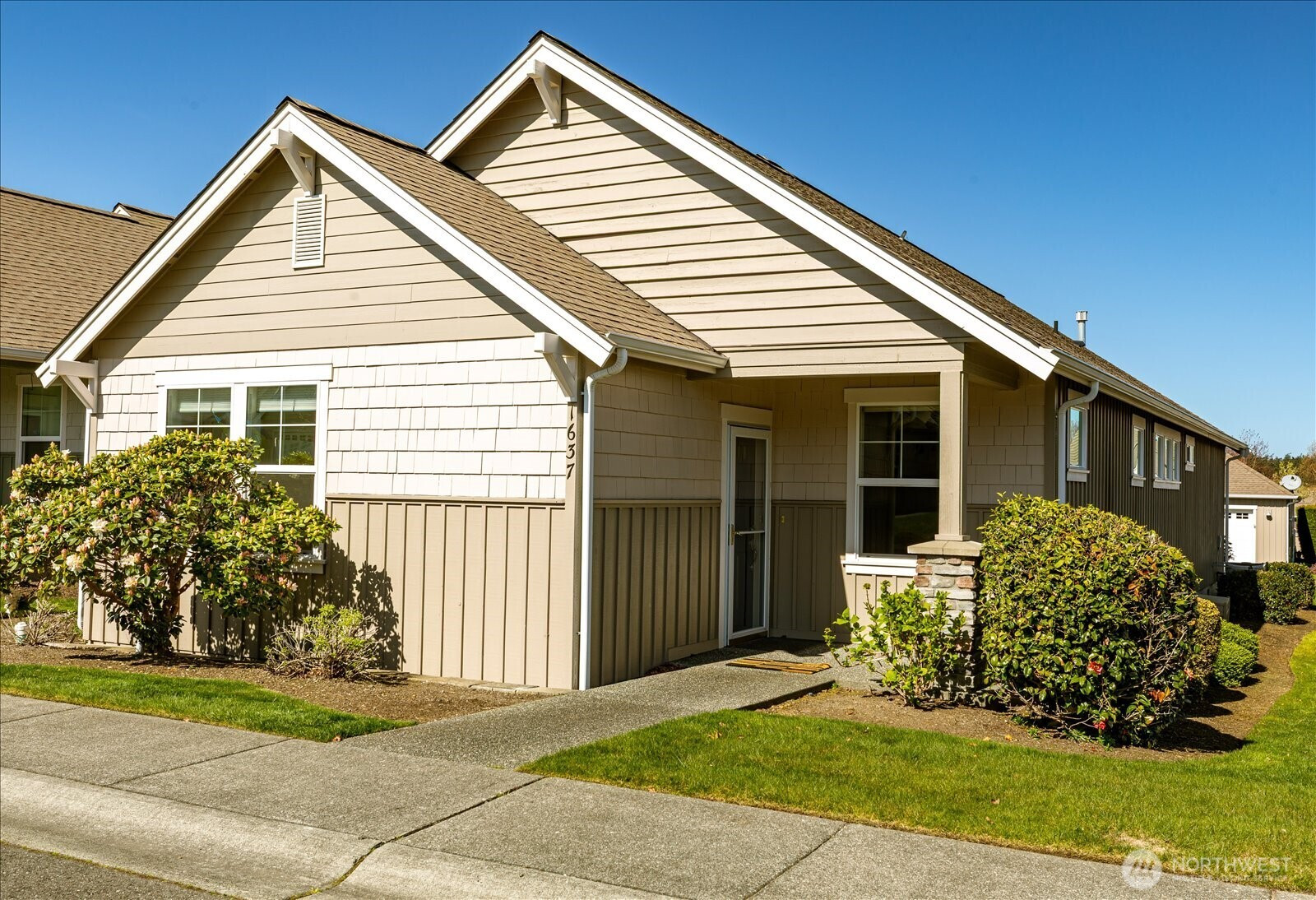1637 SW Vanguard Street, Oak Harbor, WA 98277