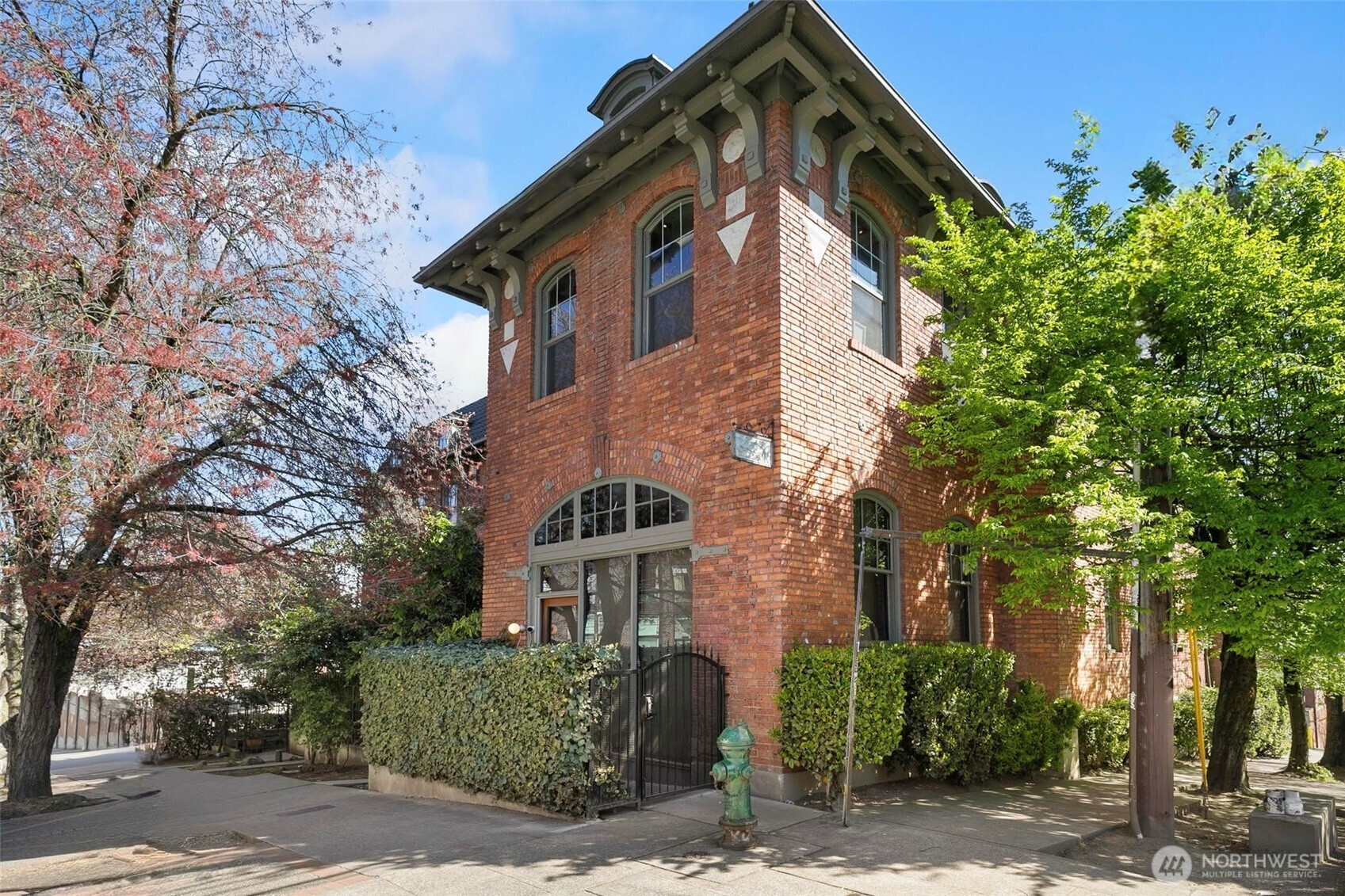 1406 Harvard Avenue, Seattle, WA 98122