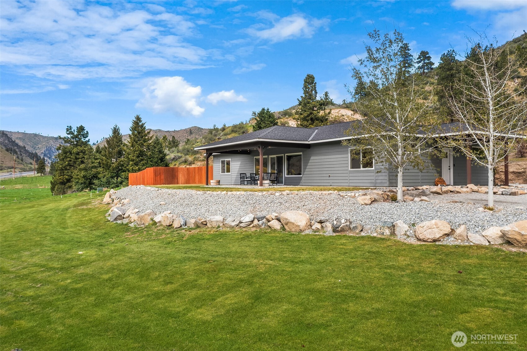 24 Mackenzie Way, Chelan, WA 98816