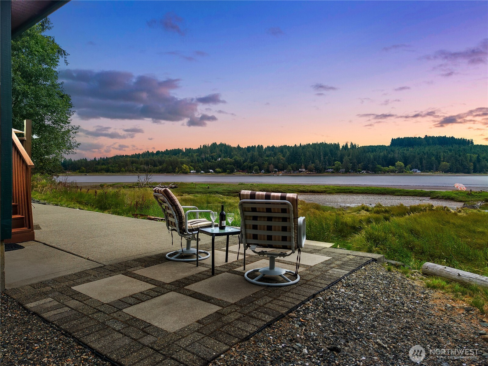 730 E North Bay Road, Allyn, WA 98524