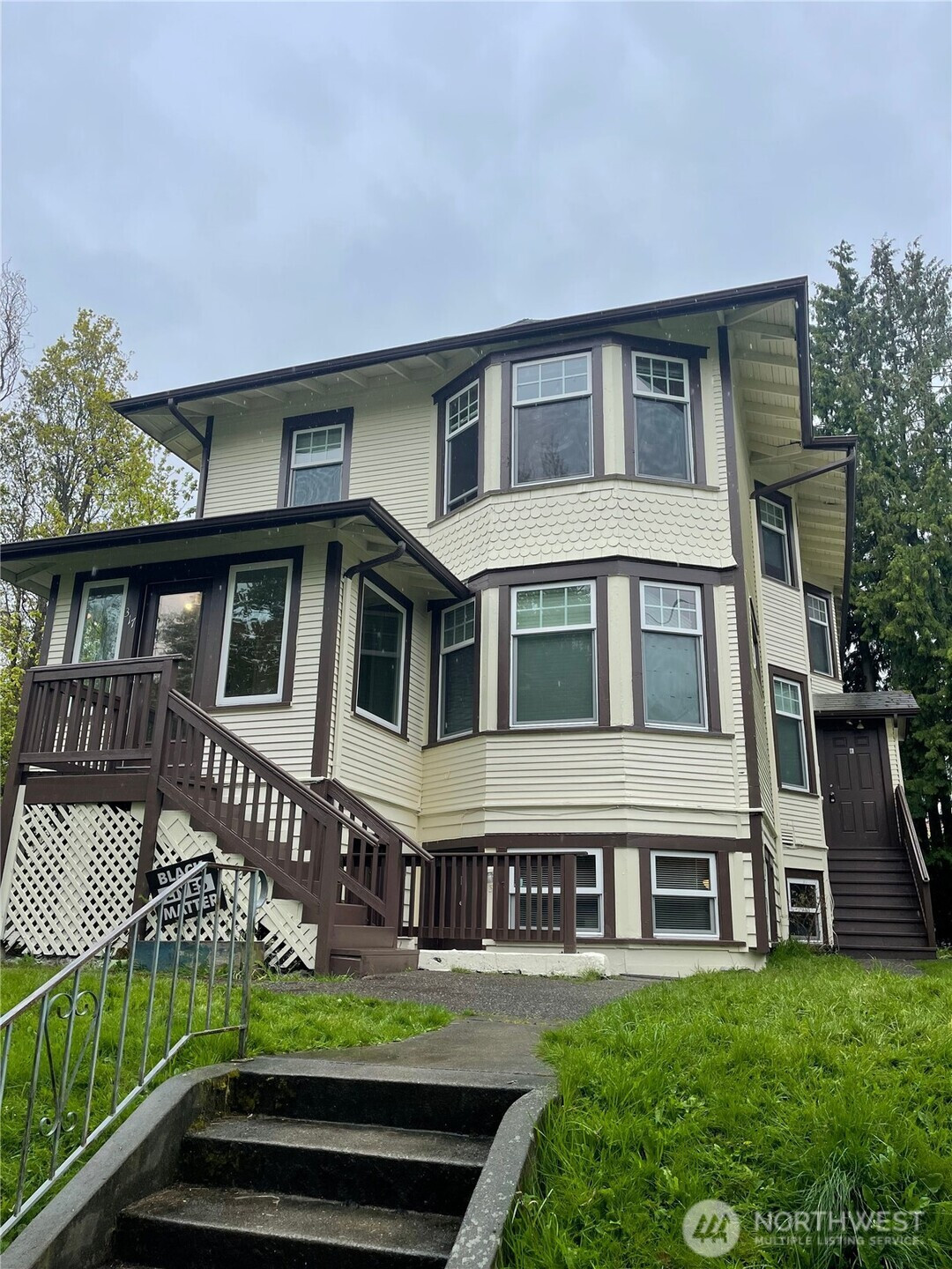 317 17th Avenue E, Seattle, WA 98112