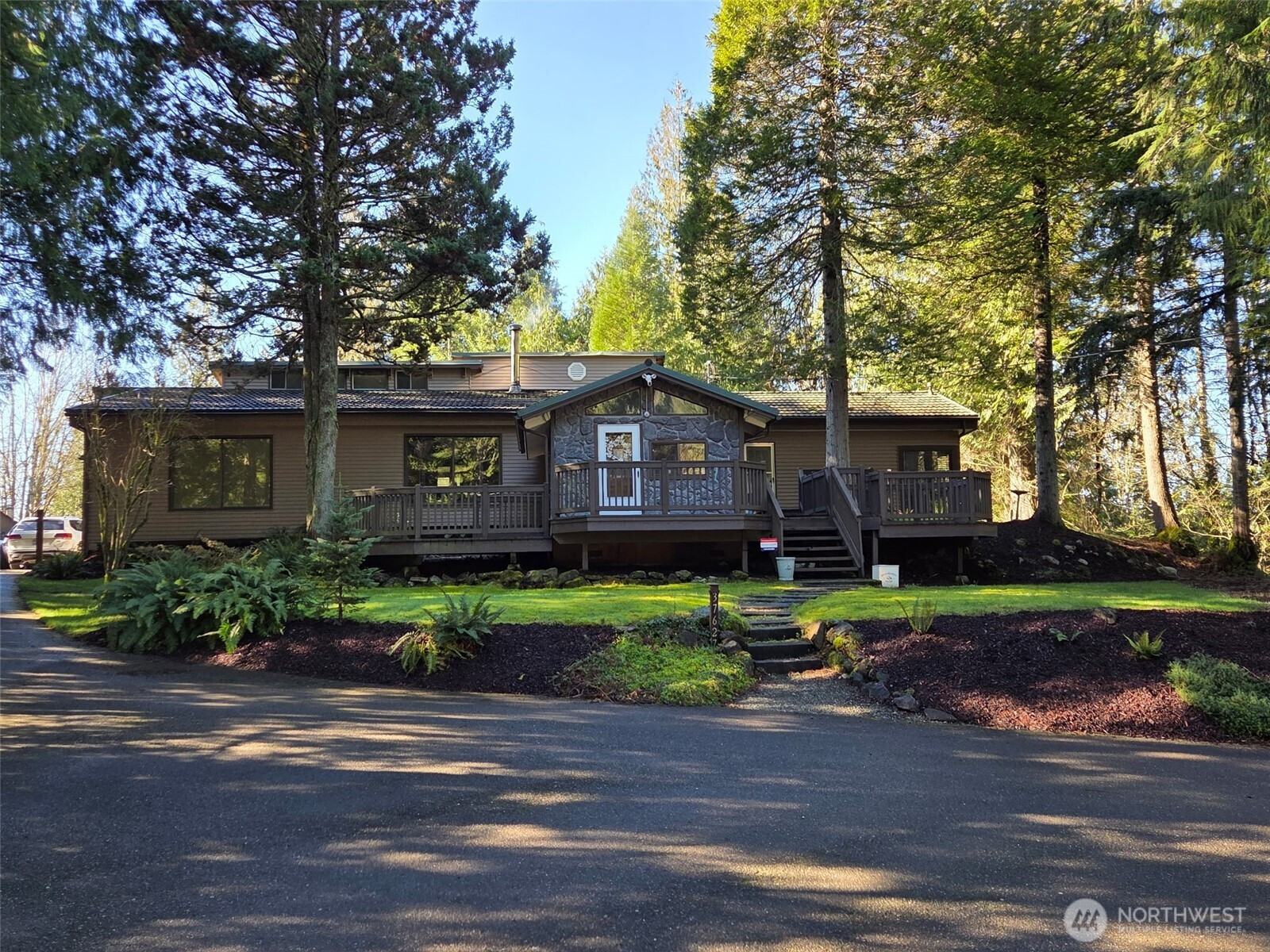 37627 W Lake Walker Drive SE, Enumclaw, WA 98022