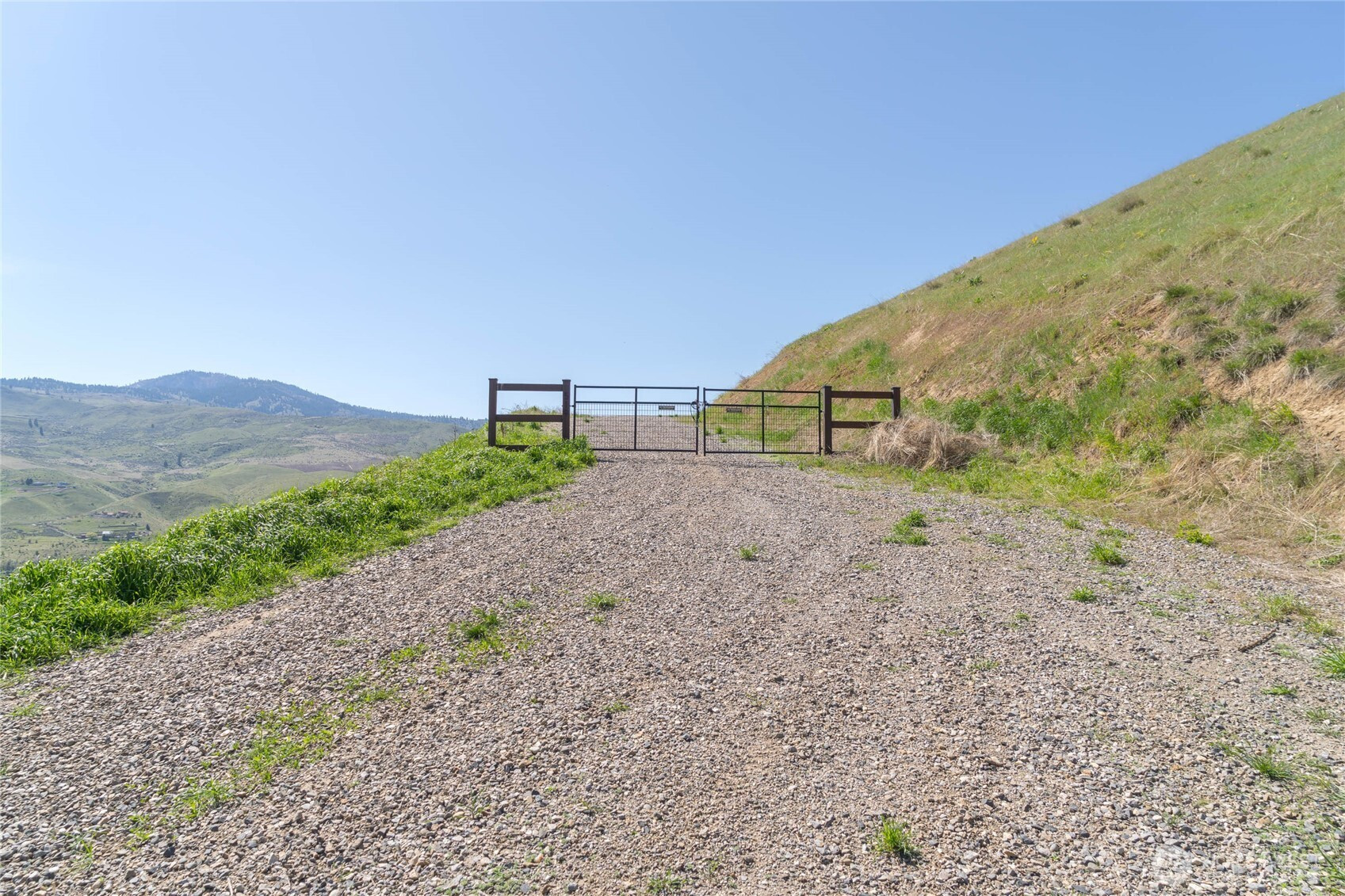 519 Diede Hills Lane, Wenatchee, WA 98801