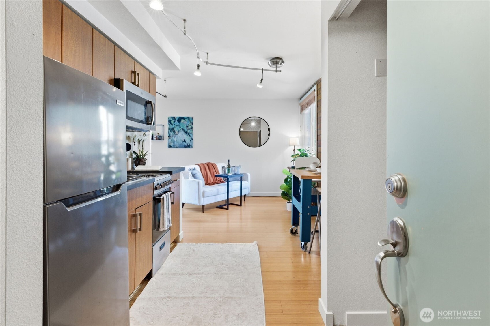 905 Cherry Street, Seattle, WA 98104