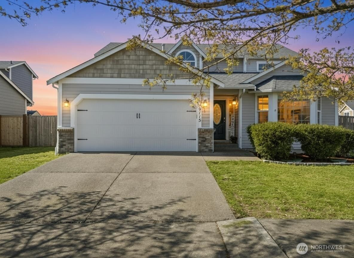 9115 Paradise View Court SE, Yelm, WA 98597