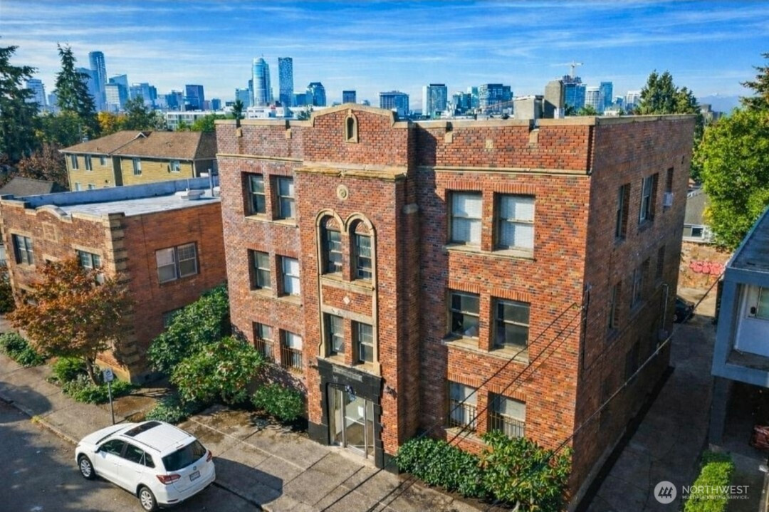 315 12th Avenue E, Seattle, WA 98102
