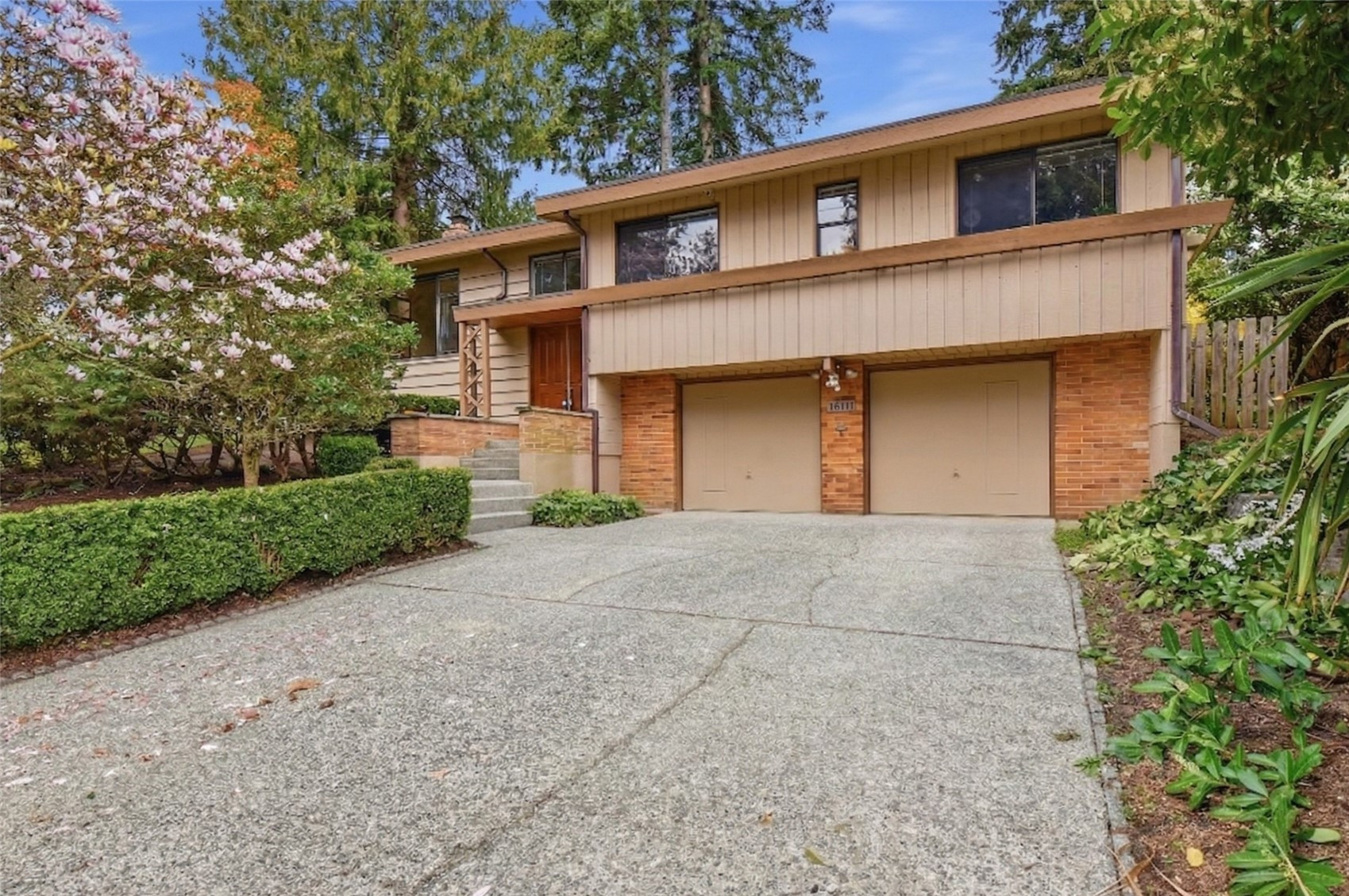 16020 Lake Hills Boulevard, Bellevue, WA 98008