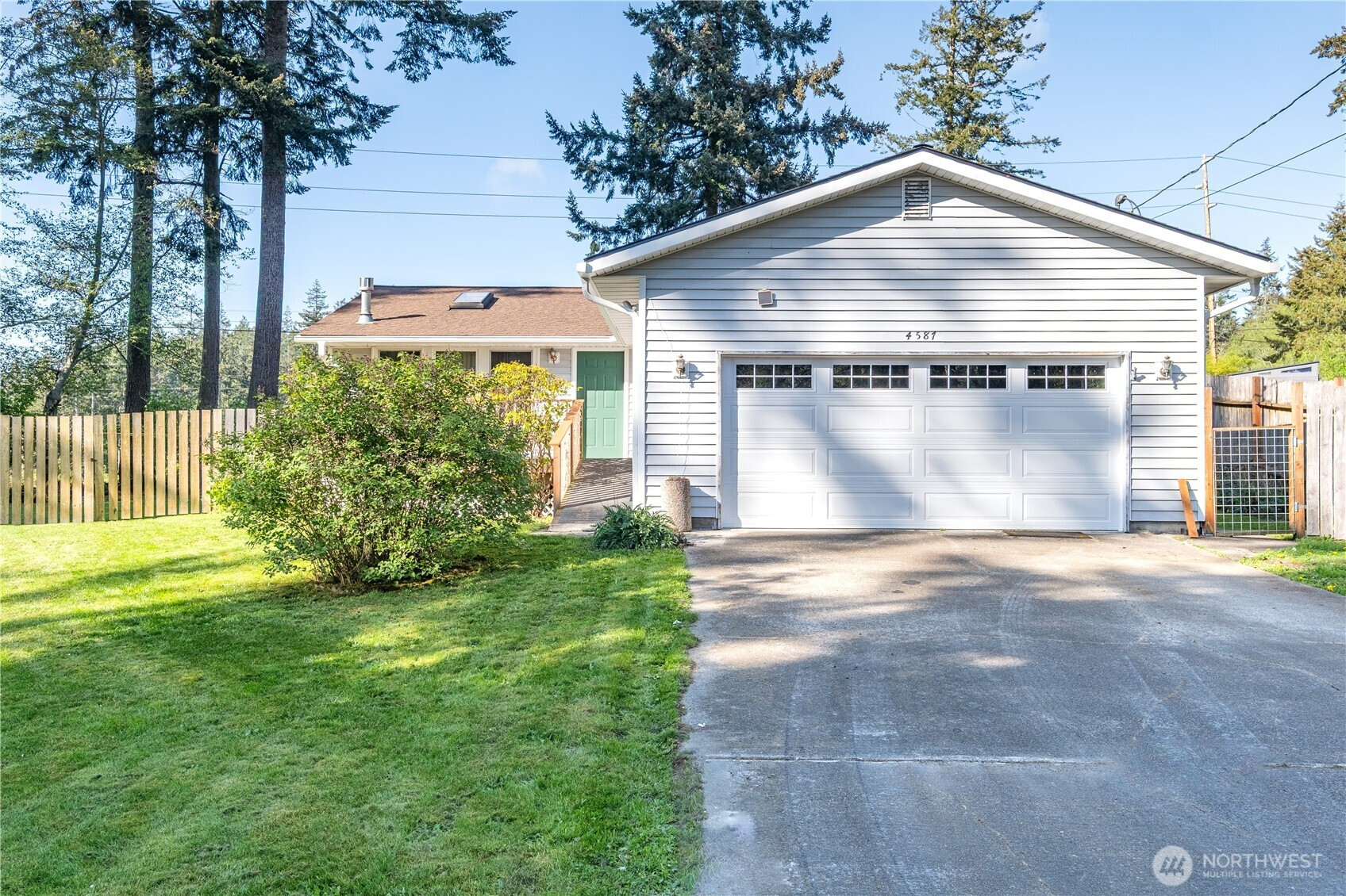 4587 Siesta Place Place, Oak Harbor, WA 98277