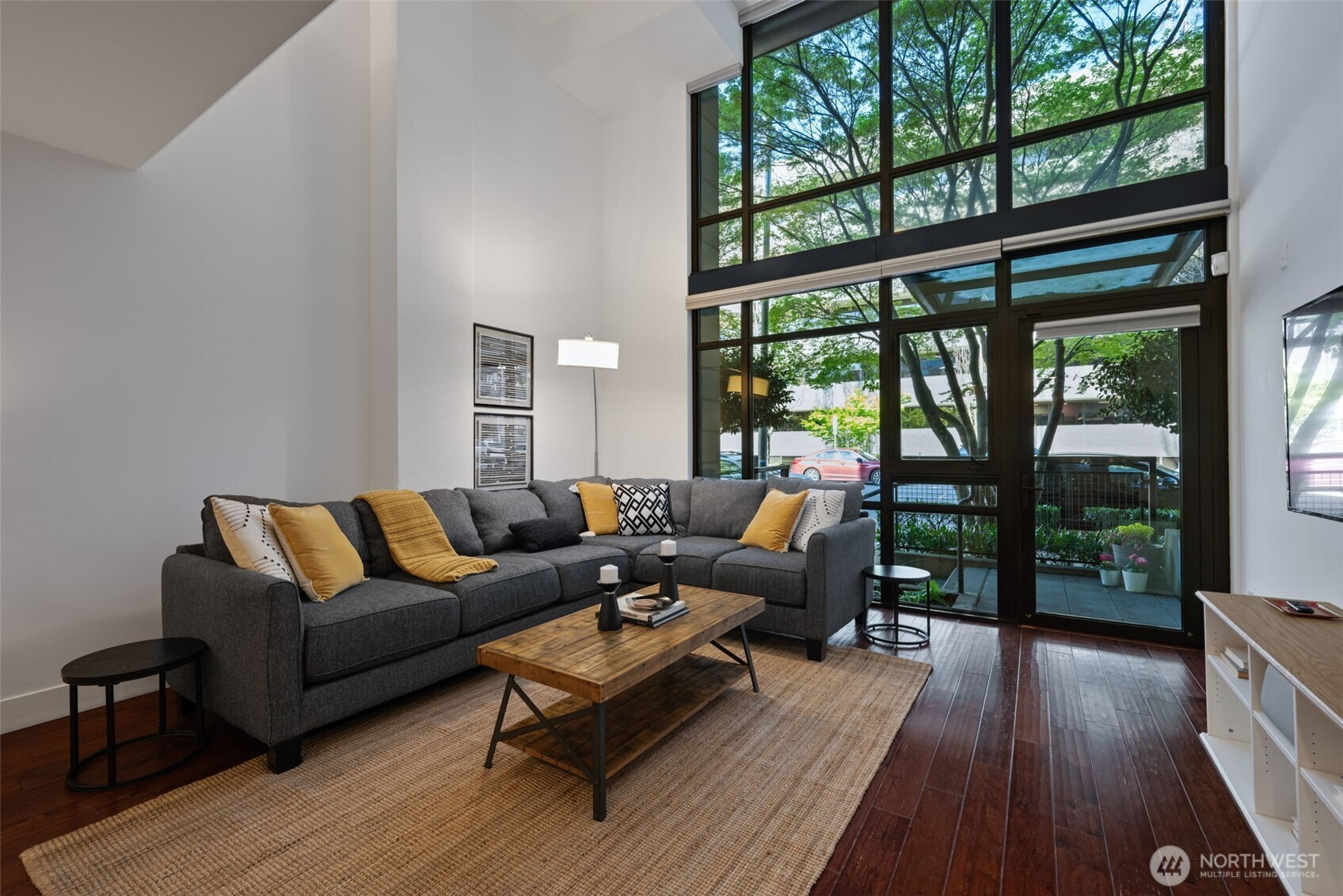 2911 2nd Avenue, Seattle, WA 98121