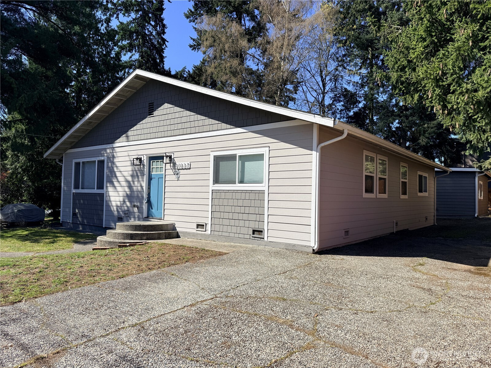 11837 32nd Avenue NE, Seattle, WA 98125