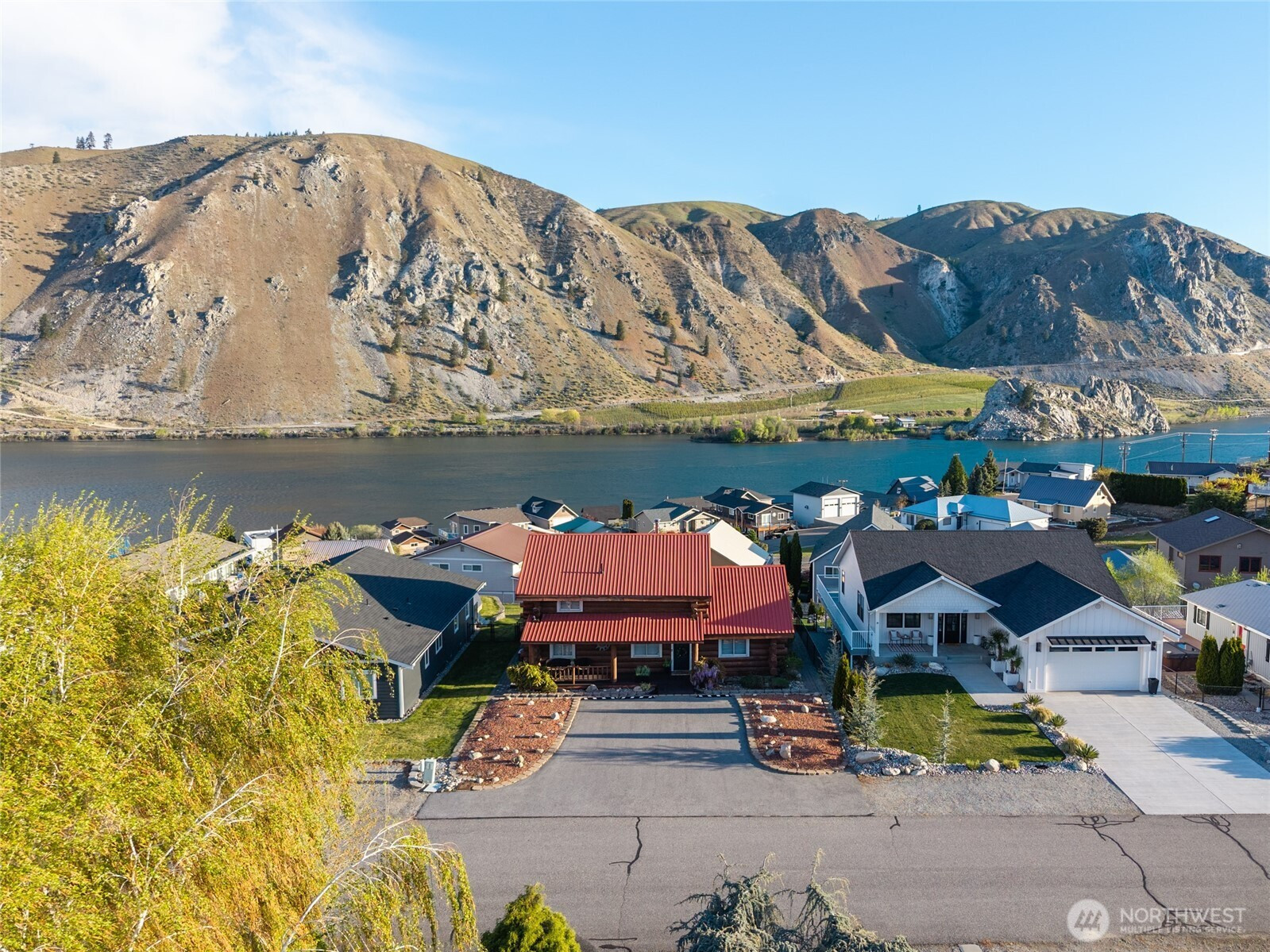 215 W Marine View Place, Orondo, WA 98843