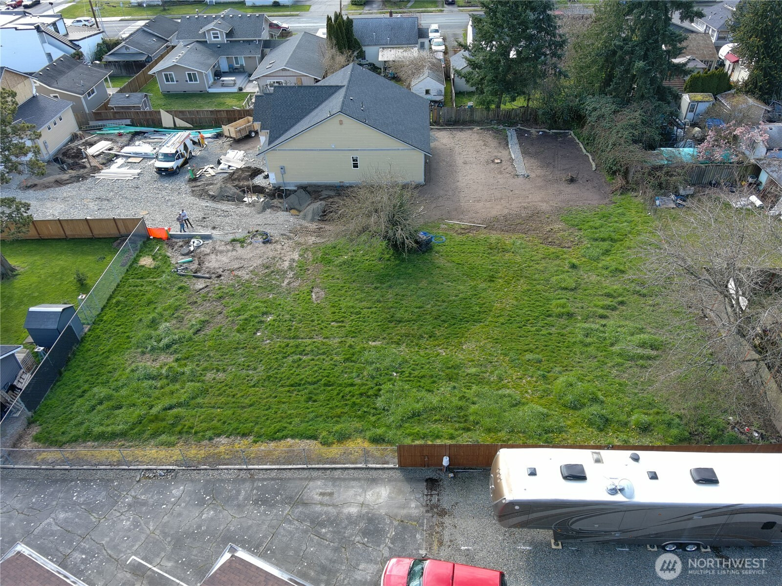 1105 W Pioneer Avenue, Puyallup, WA 98371