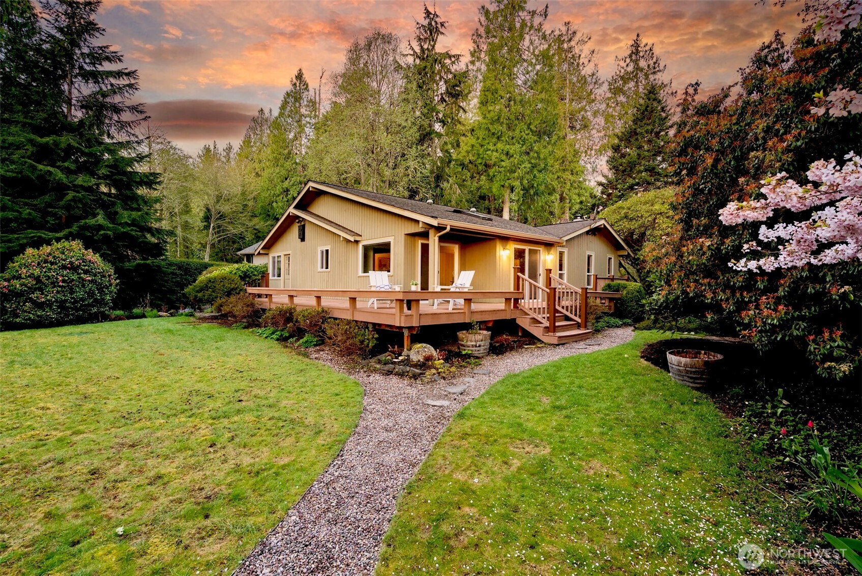 15670 Euclid Avenue NE, Bainbridge Island, WA 98110