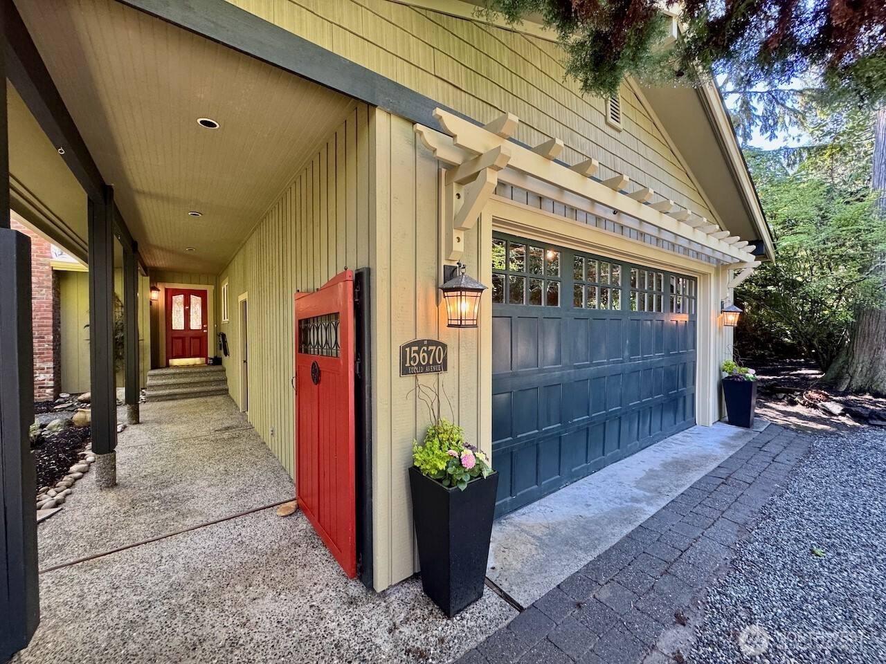 15670 Euclid Avenue NE, Bainbridge Island, WA 98110