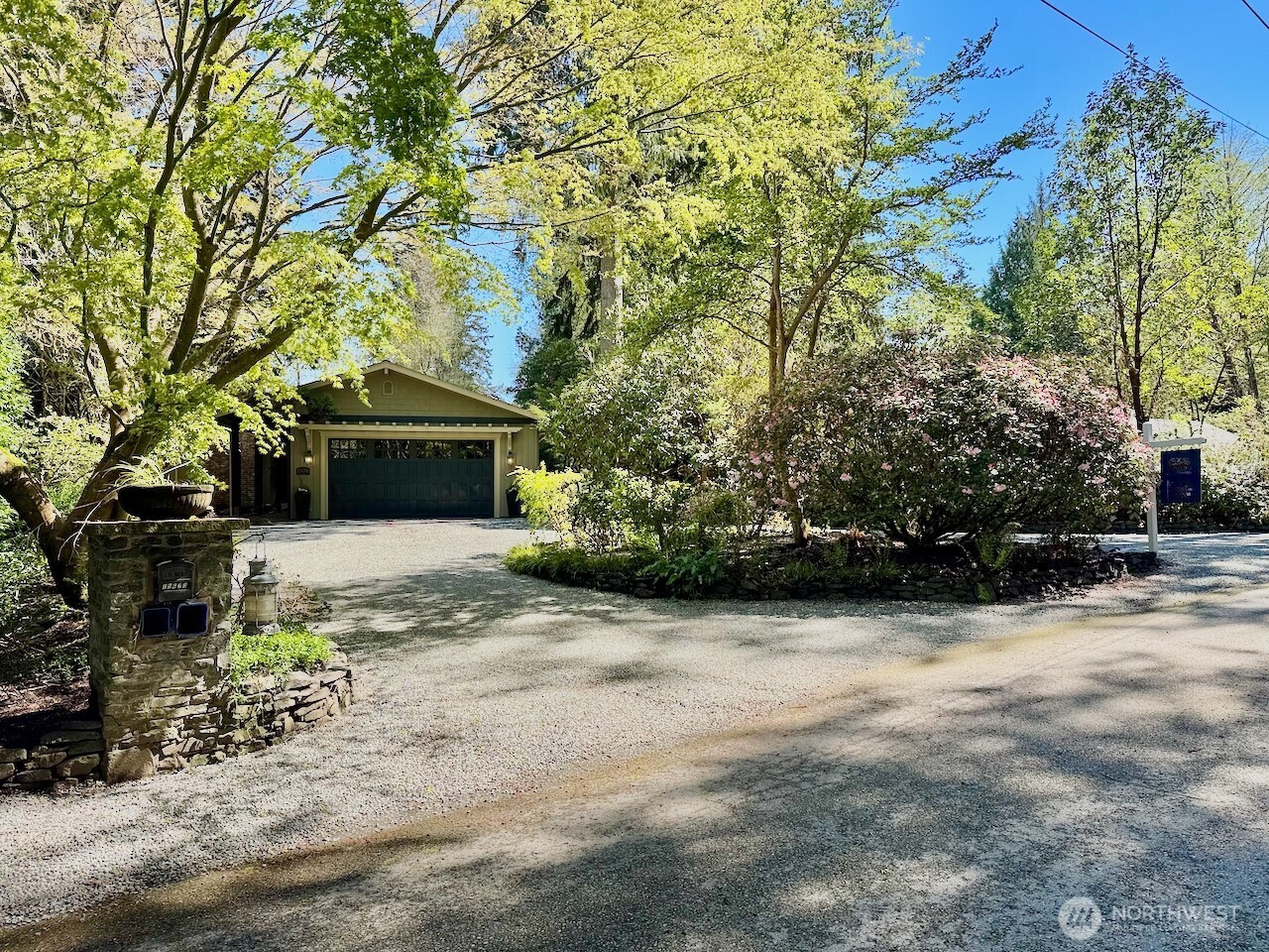 15670 Euclid Avenue NE, Bainbridge Island, WA 98110