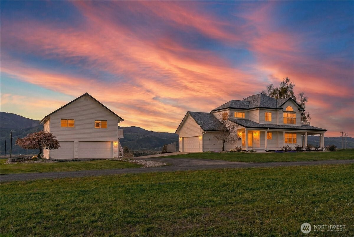 1190 Summit Boulevard, Manson, WA 98831