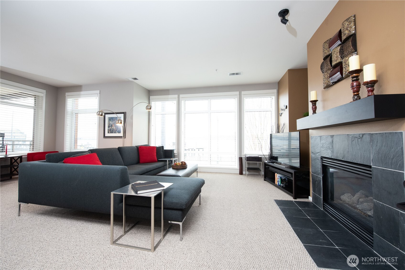 1950 Alaskan Way, Seattle, WA 98101