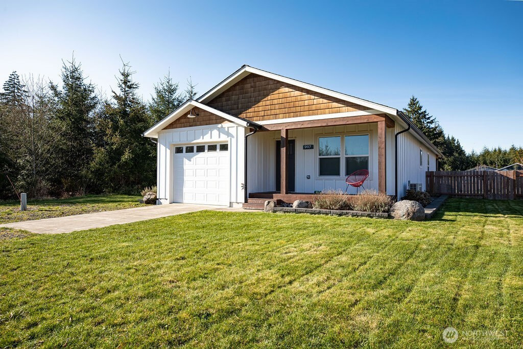 997 King John's Way, Forks, WA 98331