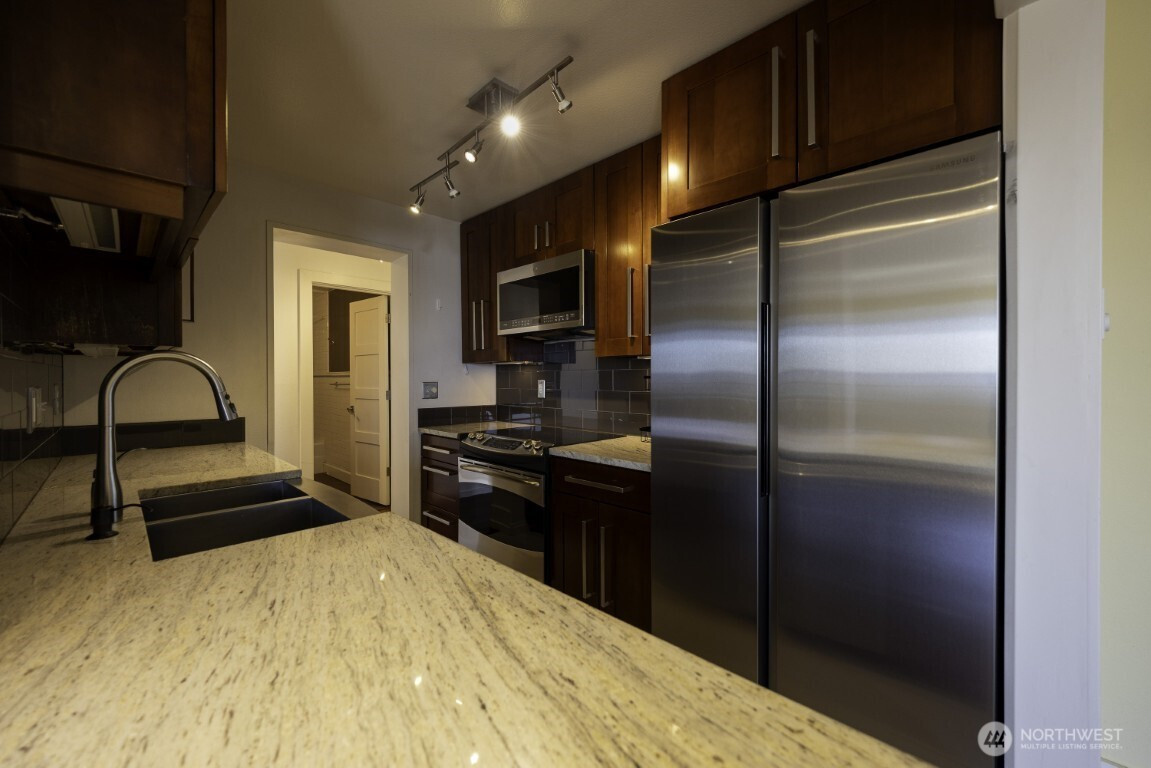 7 Highland Drive, Seattle, WA 98109