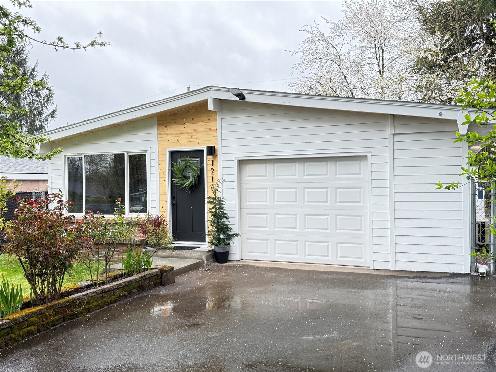 1216 E 70th Street, Tacoma, WA 98404