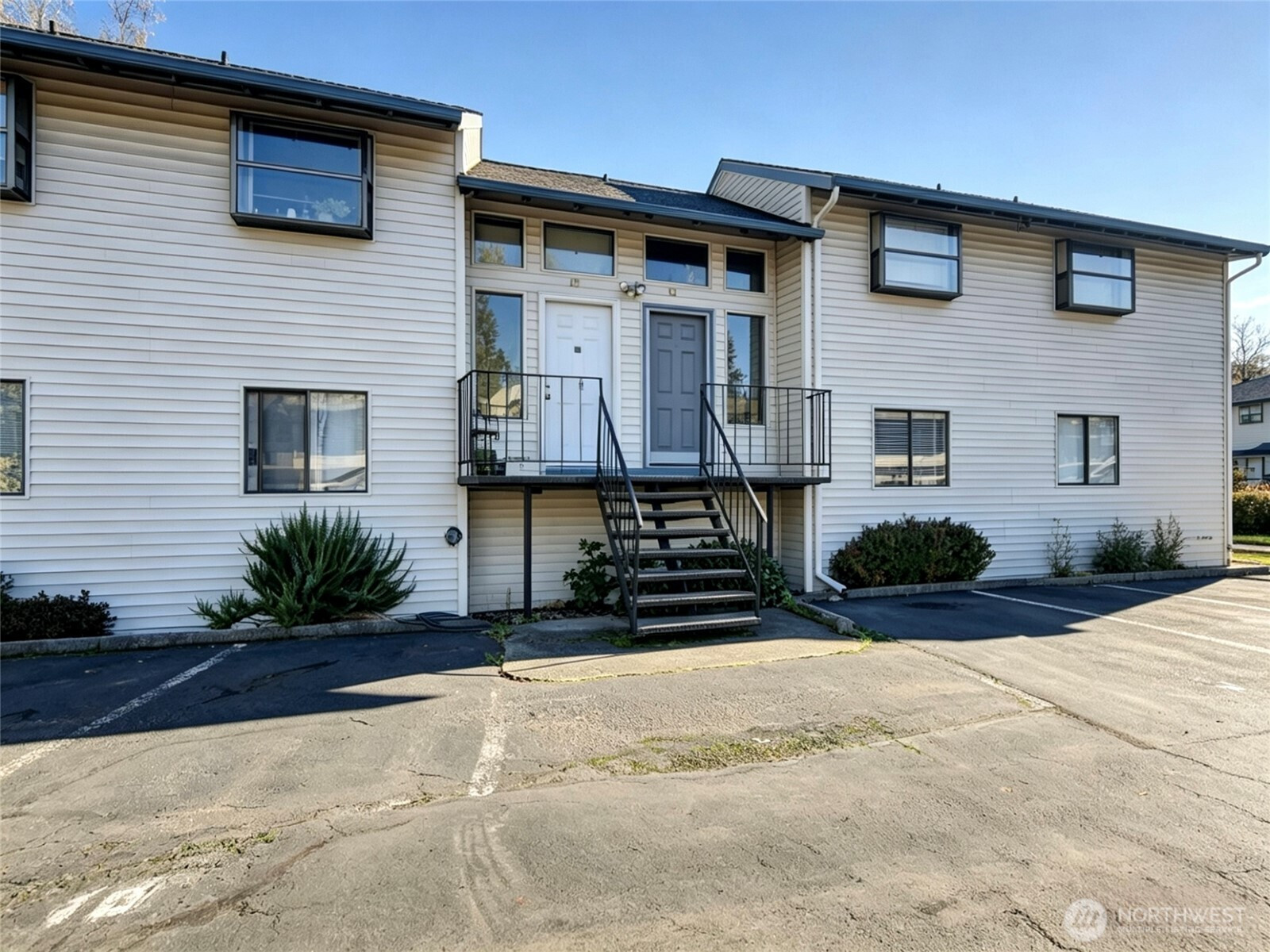 1313 W James Street, Kent, WA 98032