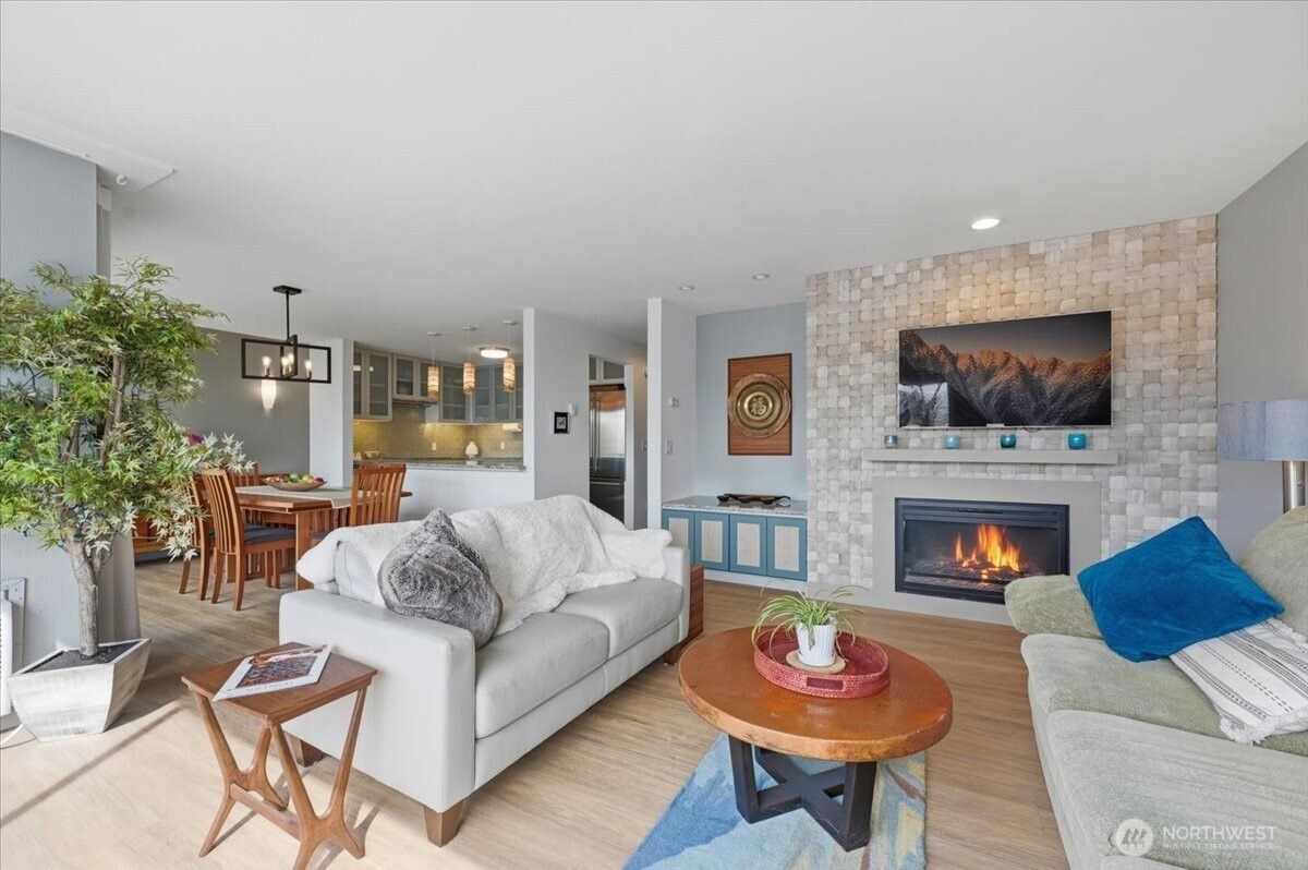 601 S 227th Street, Des Moines, WA 98198