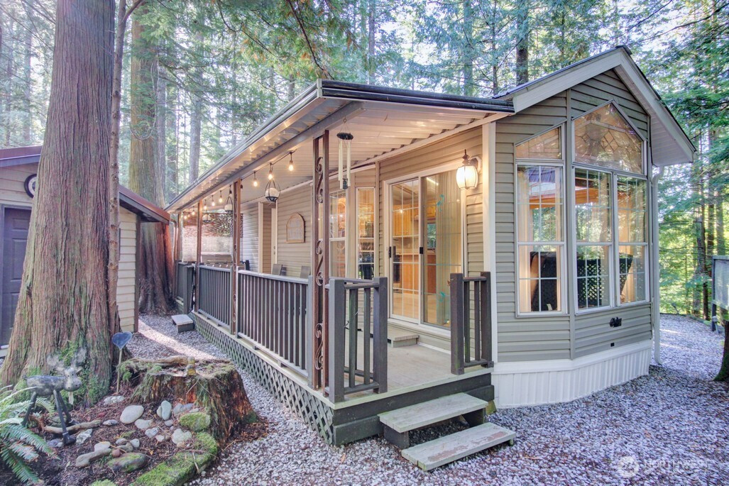 175 Big River Boulevard E, Deming, WA 98244