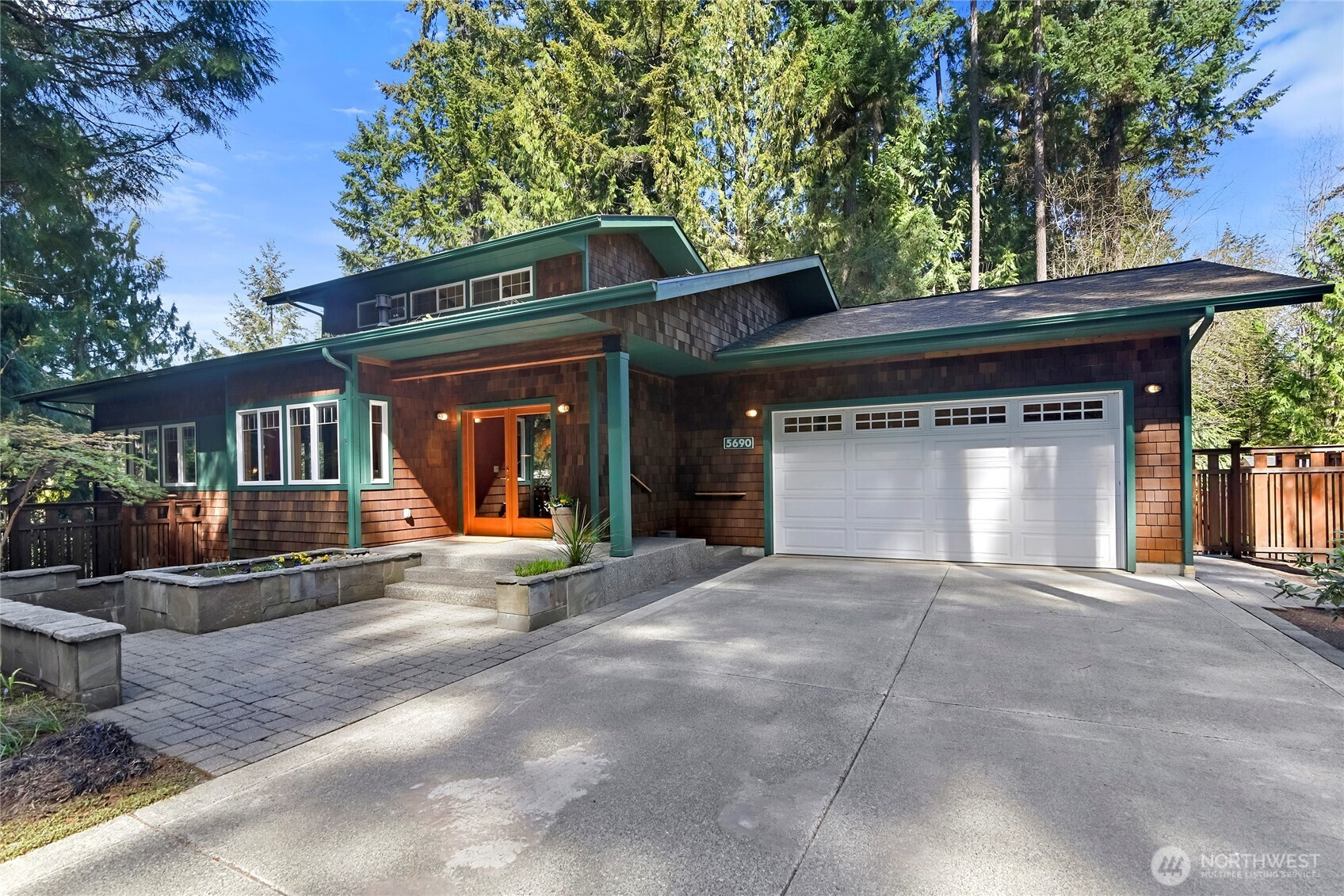 5690 NE Wild Cherry Lane, Bainbridge Island, WA 98110