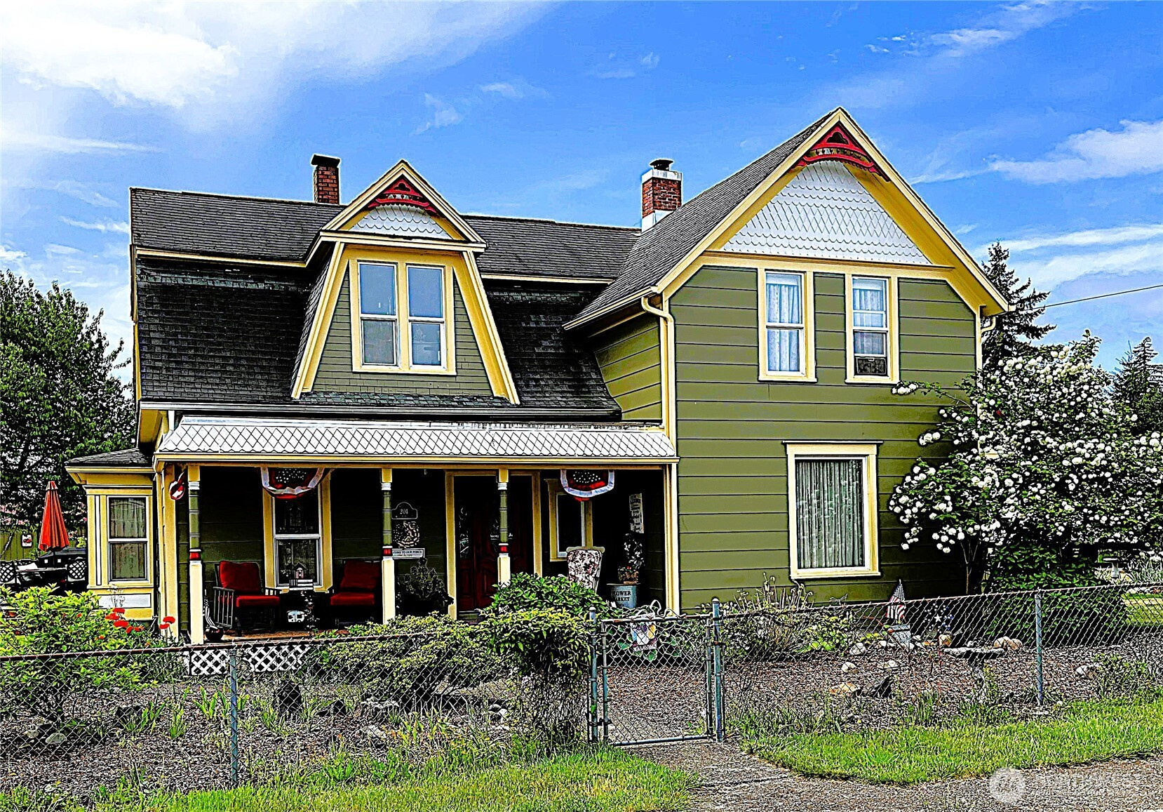 204 W Harris Avenue, Oakville, WA 98568