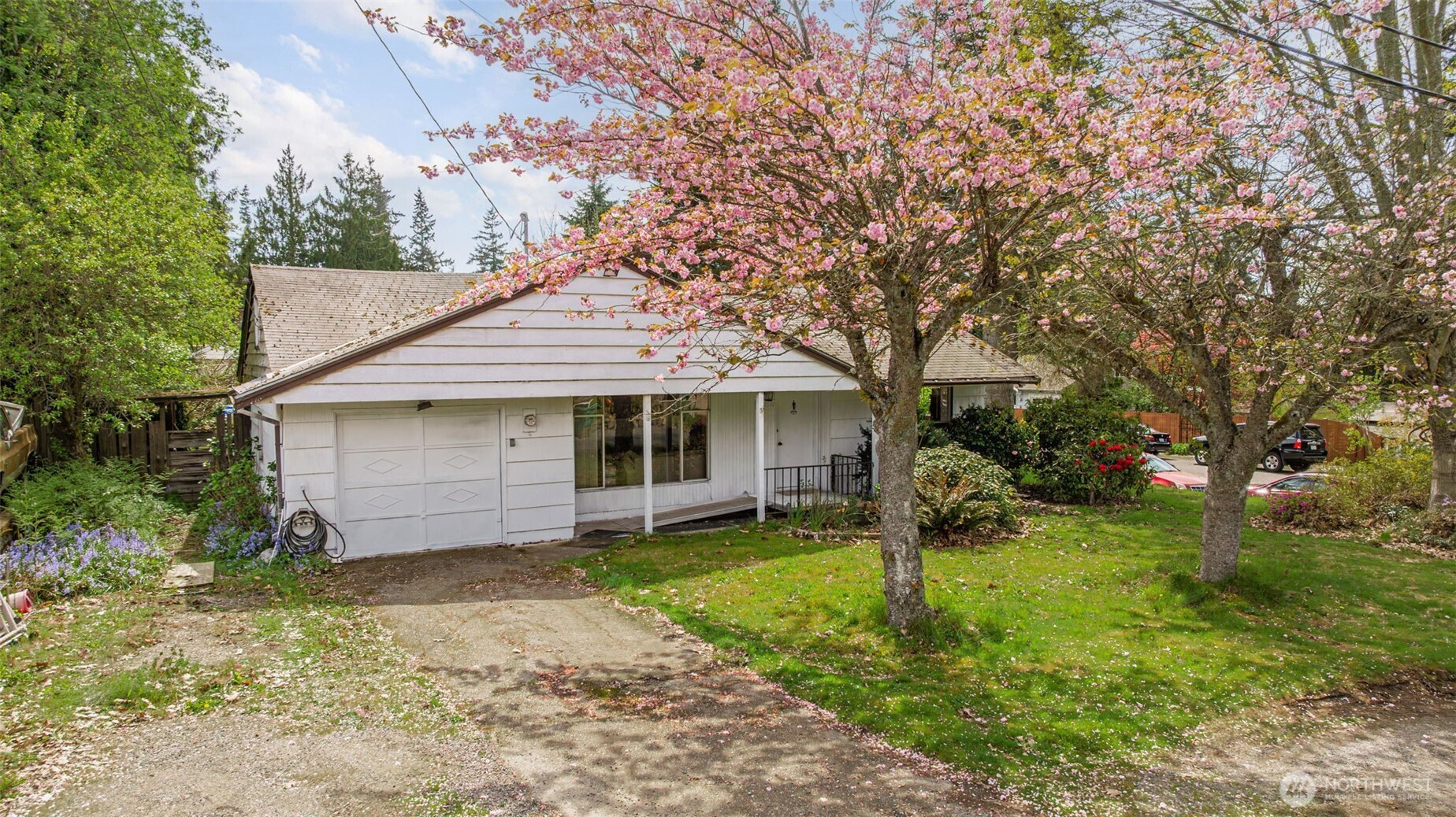 1305 N 171st Street, Shoreline, WA 98133